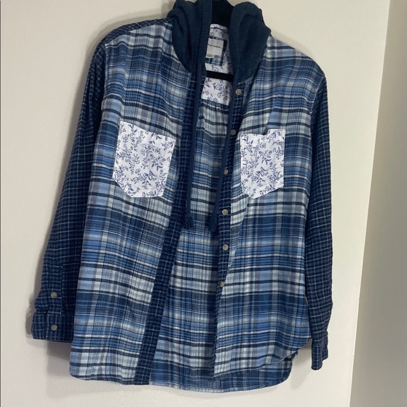 American Eagle Outfitters Tops - American Eagle Outfitters Blue Floral Hoodie